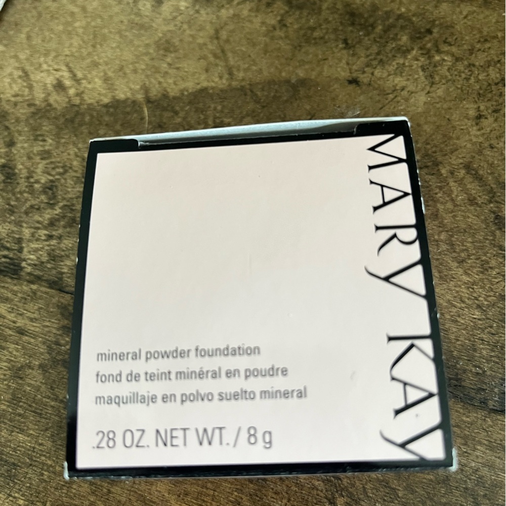 Mineral powder foundation